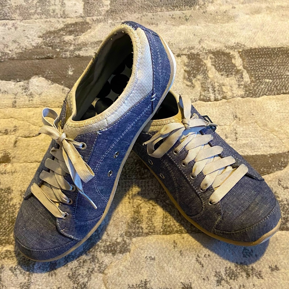 Blue Dr. Scholl’s sneakers